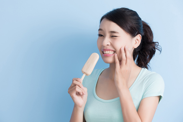 Răng ê buốt khi ăn đồ ăn lạnh