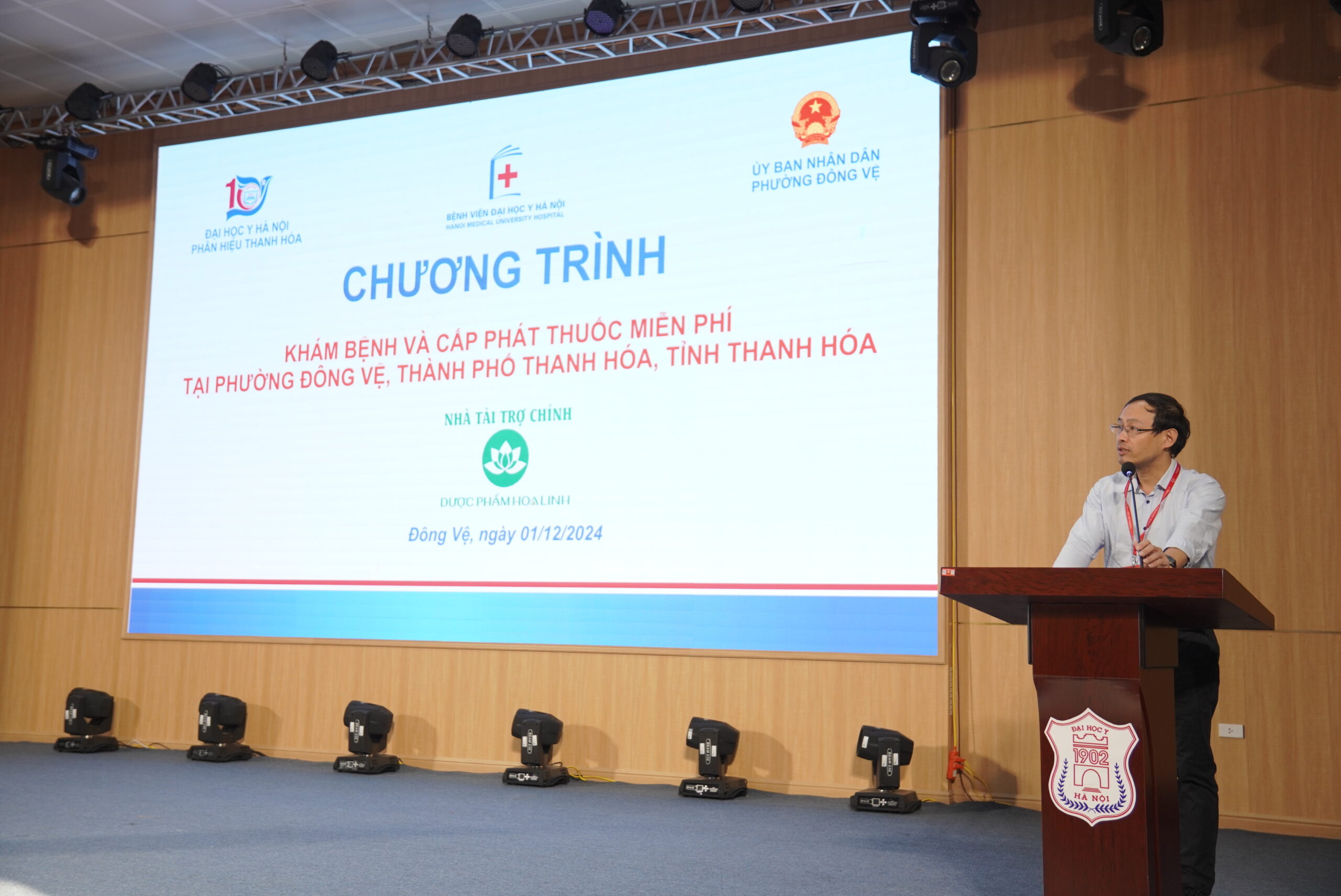 Chương trình thăm khám và cấp phát thuốc miễn phí cho bà con Phường Đông Vệ 