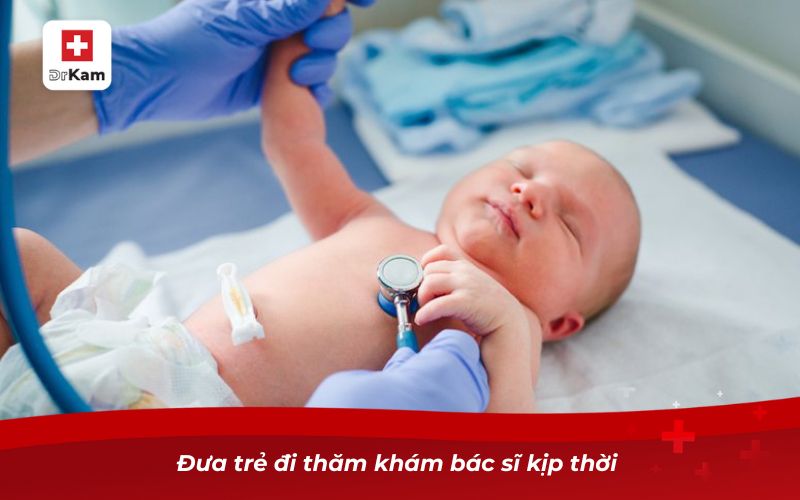 Những điều cần biết khi trẻ sơ sinh bị viêm họng 11 Đưa trẻ đi thăm khám bác sĩ kịp thời