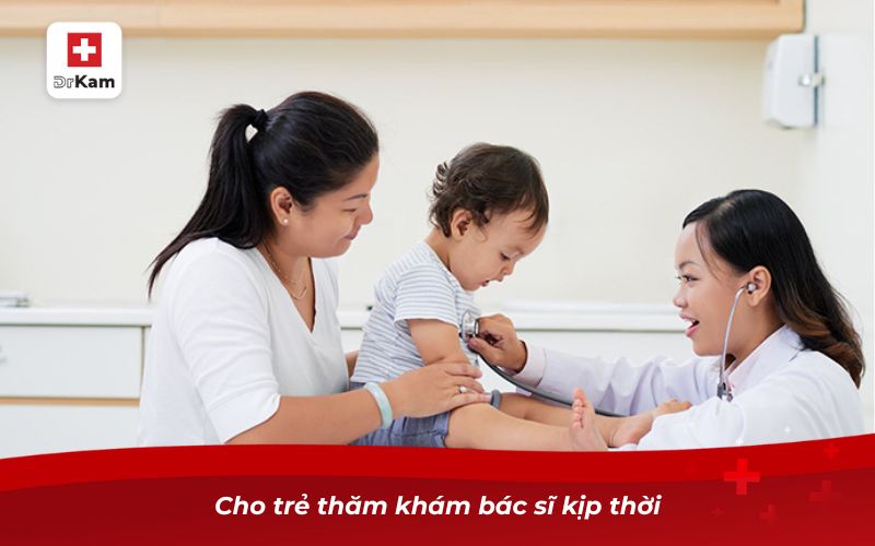 Hướng dẫn chi tiết cách hạ sốt cho trẻ bị viêm amidan 9 Cho trẻ thăm khám bác sĩ kịp thời