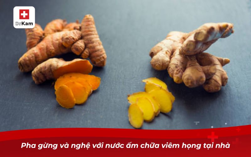 Chữa viêm họng tại nhà hiệu quả với các phương pháp đơn giản 12 Pha gừng và nghệ với nước ấm chữa viêm họng tại nhà