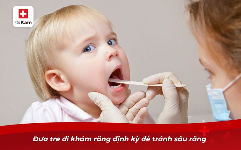 Đưa trẻ đi khám răng định kỳ để tránh sâu răng 