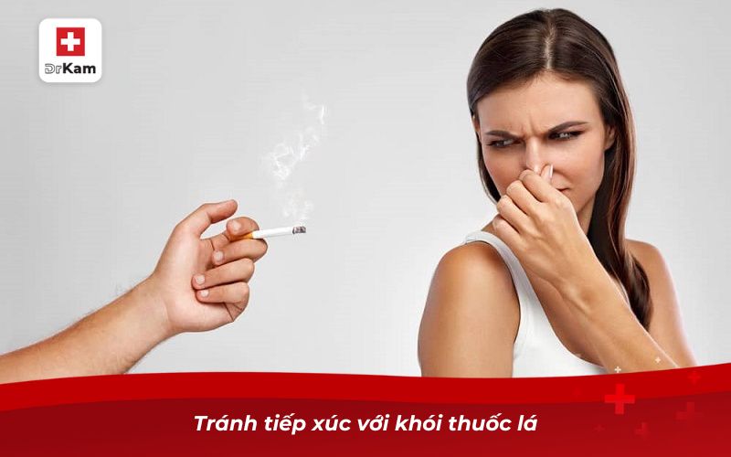Viêm họng kéo dài và những điều cần biết để bảo vệ sức khỏe 11 Tránh tiếp xúc với khói thuốc lá