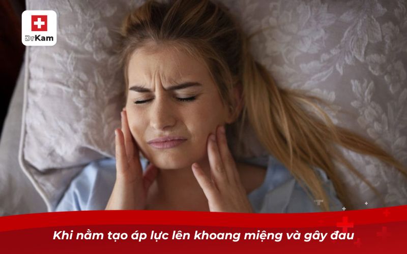 Tìm hiểu tại sao sâu răng lại đau về đêm 7 Khi nằm tạo áp lực lên khoang miệng và gây đau