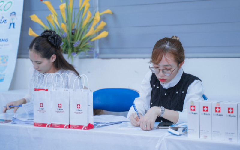 drkam dong hanh cung nha khoa dai duong 3